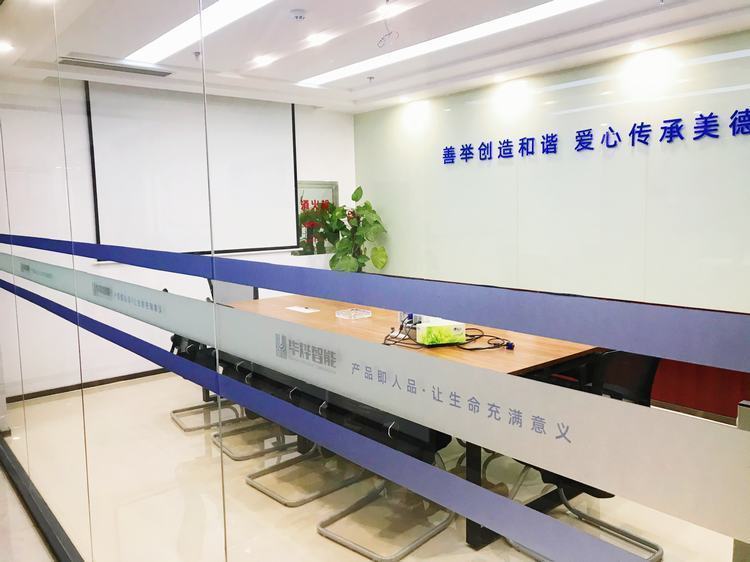 С������